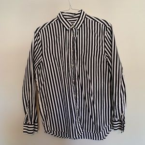 Black and white stripped H&M shirt